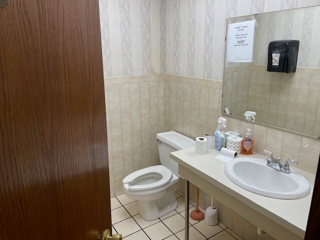 More Photos Of 2700 N Belt Hwy, Saint Joseph Office For Sale