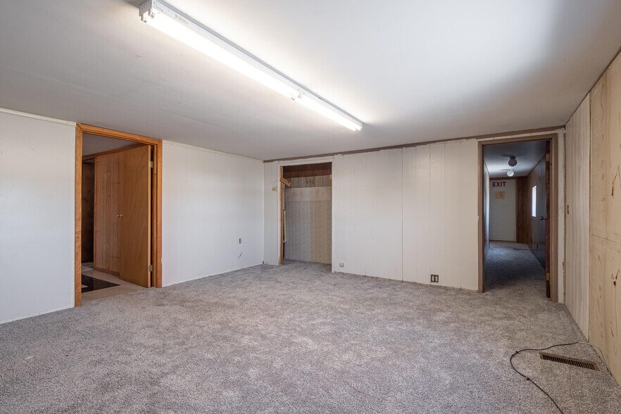 More Photos Of 1116 W County Road 450 N, Brazil Truck Terminal For Lease