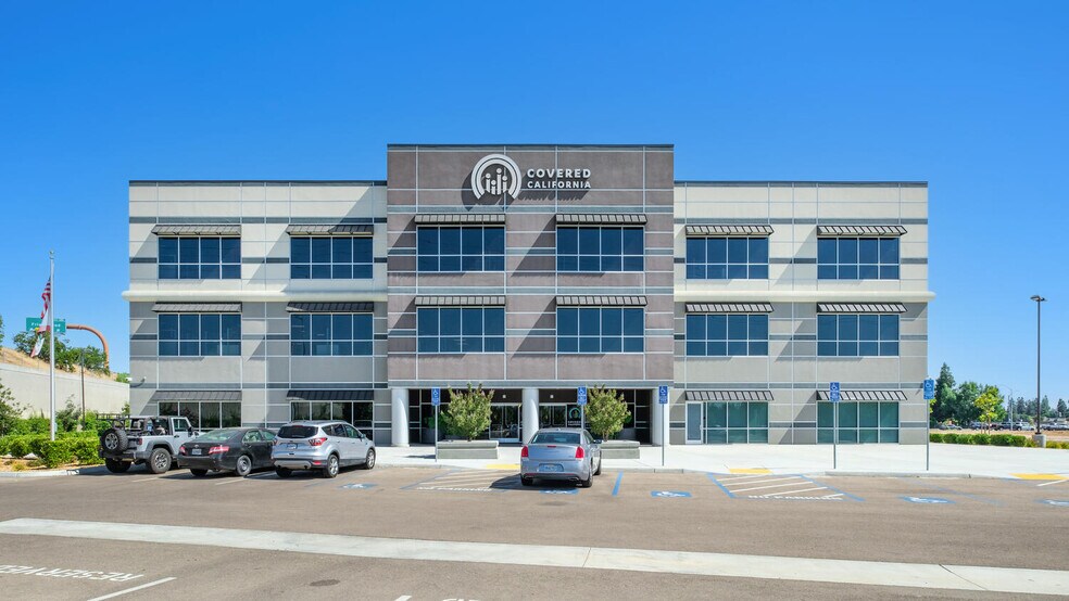 More Photos Of 247 E Nees Ave, Fresno Office For Lease