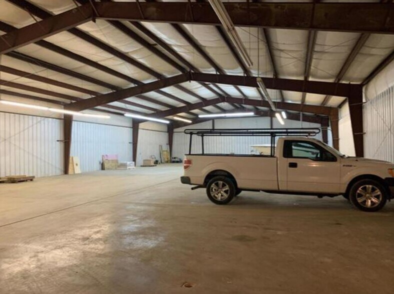 More Photos Of 505 Walnut St, Shirley Distribution For Lease
