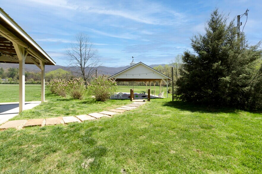 More Photos Of , Young Harris Specialty For Sale