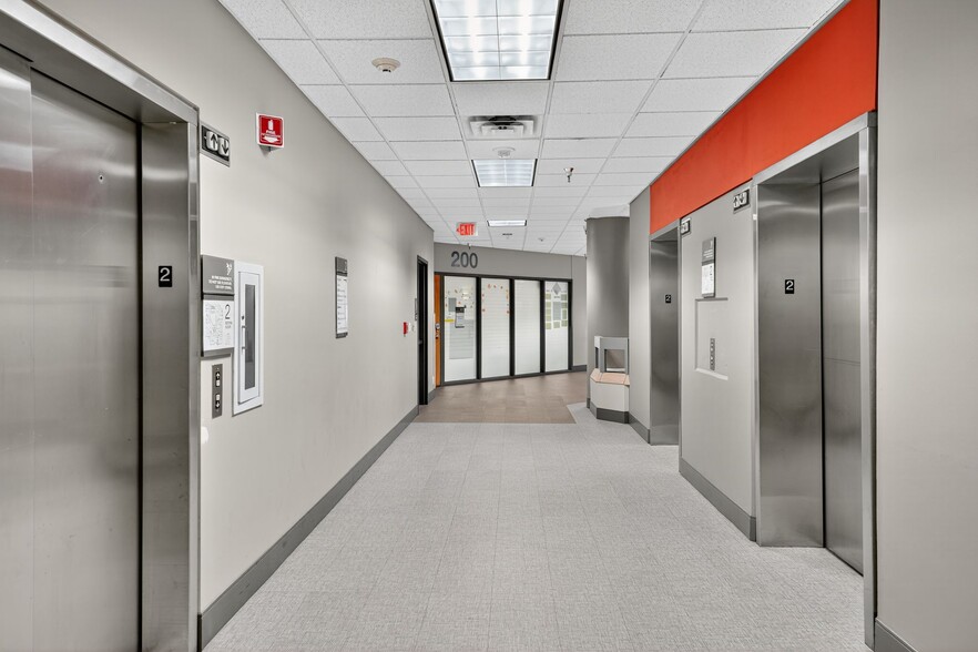 More Photos Of 11111 Research Blvd, Austin Medical For Lease