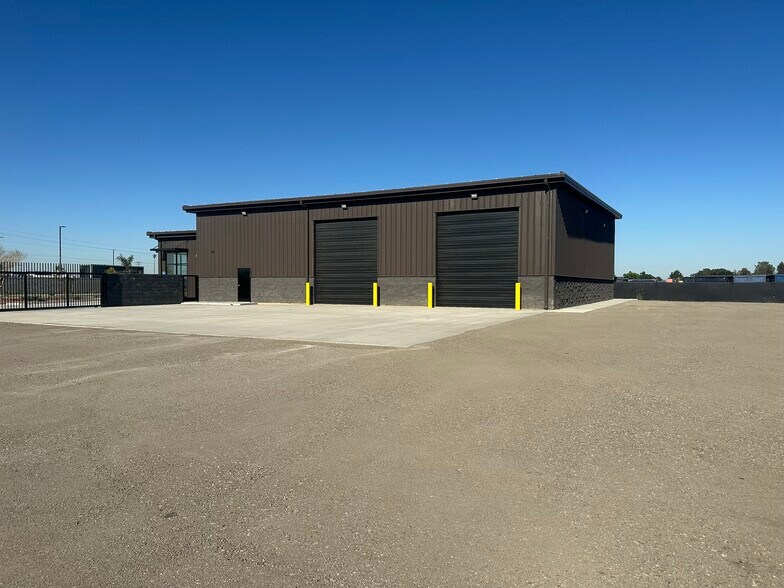 More Photos Of 31234 DenBeste Court, Shafter Warehouse For Lease