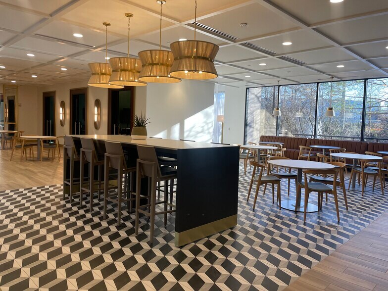 More Photos Of 10 Glenlake Pky NE, Atlanta Office For Lease