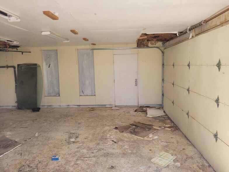More Photos Of 3171 Tillman St, Pahrump Industrial For Sale