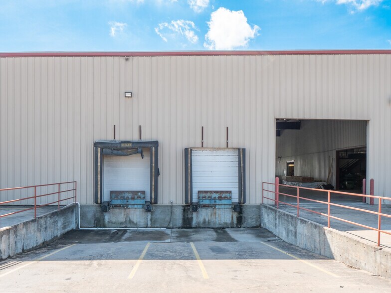 More Photos Of 5230 W State Highway 71, La Grange Refrigeration Cold Storage For Sale