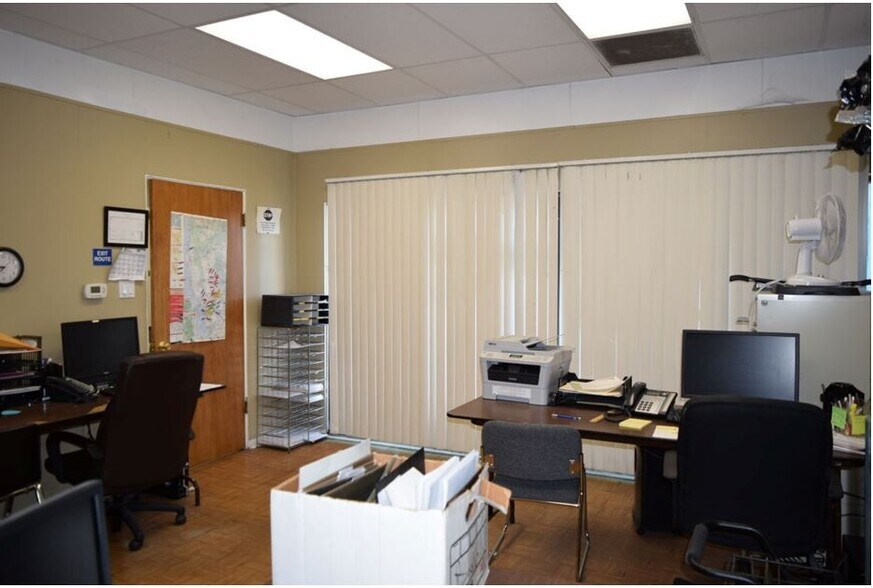 More Photos Of 3579 Gage Ave, Bell Medical For Sale