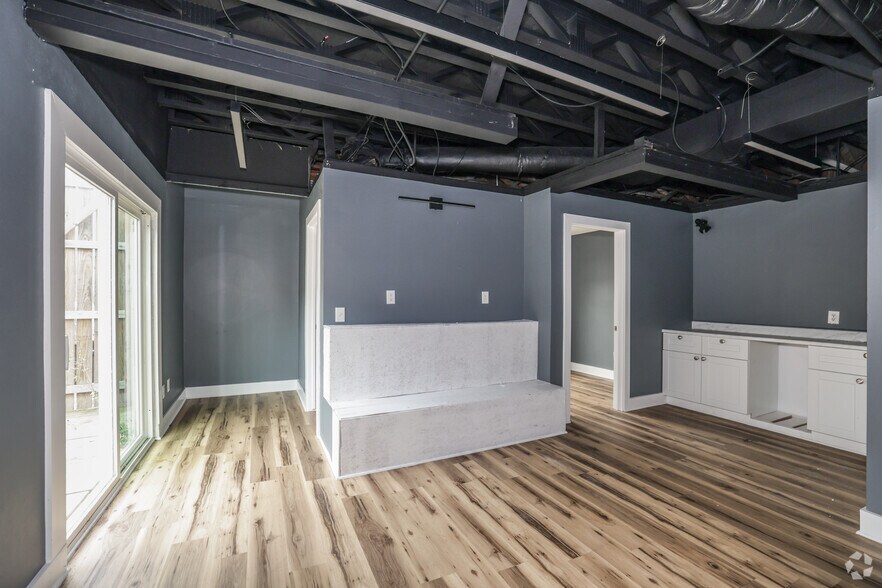 More Photos Of 4641 S Braden Ave, Tulsa Office For Sale