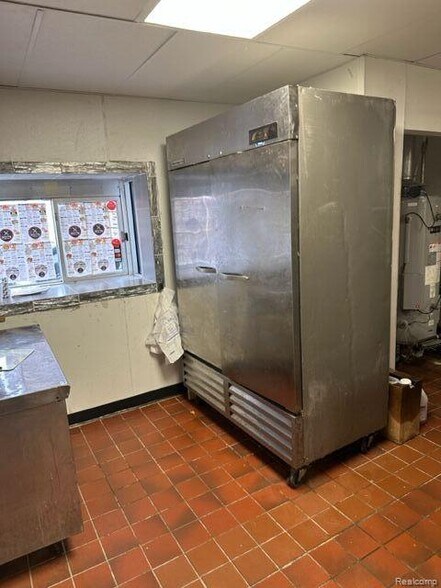 More Photos Of 1252 N Ballenger Hwy, Flint General Retail For Sale