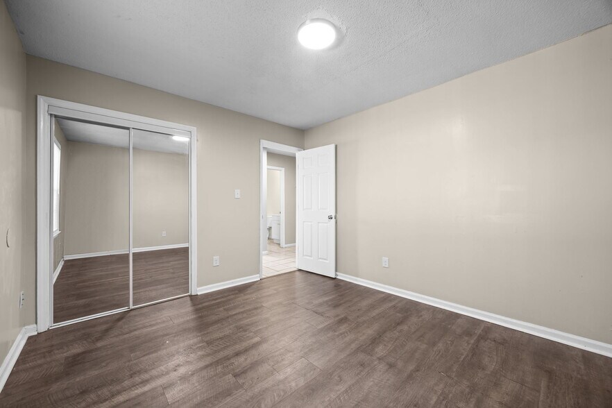 More Photos Of 2821 Club Plaza Rd, Raleigh Apartments For Sale