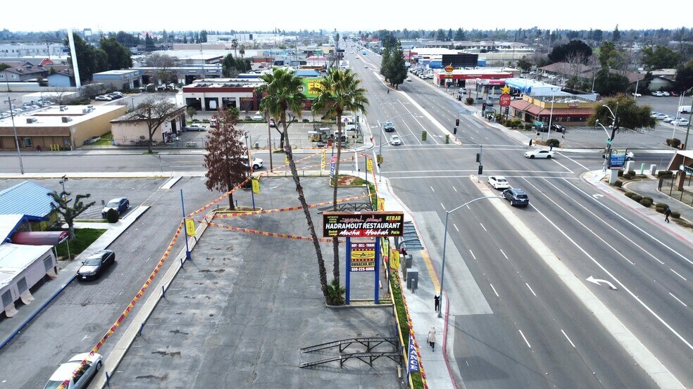 More Photos Of 4030 N Blackstone Ave, Fresno General Retail For Sale