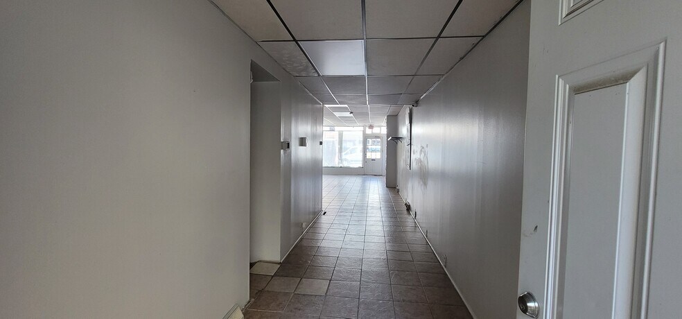 More Photos Of 52 S 6th St, Reading General Retail For Lease