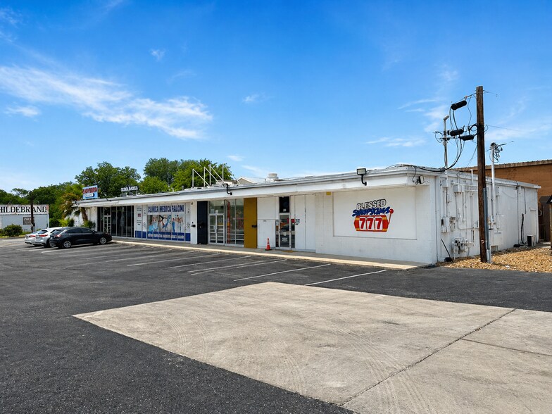 More Photos Of 443-447 Hildebrand Ave, San Antonio Unknown For Lease