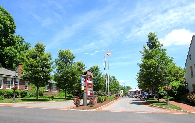 More Photos Of 500-580 Union Square Dr, New Hope Office For Lease