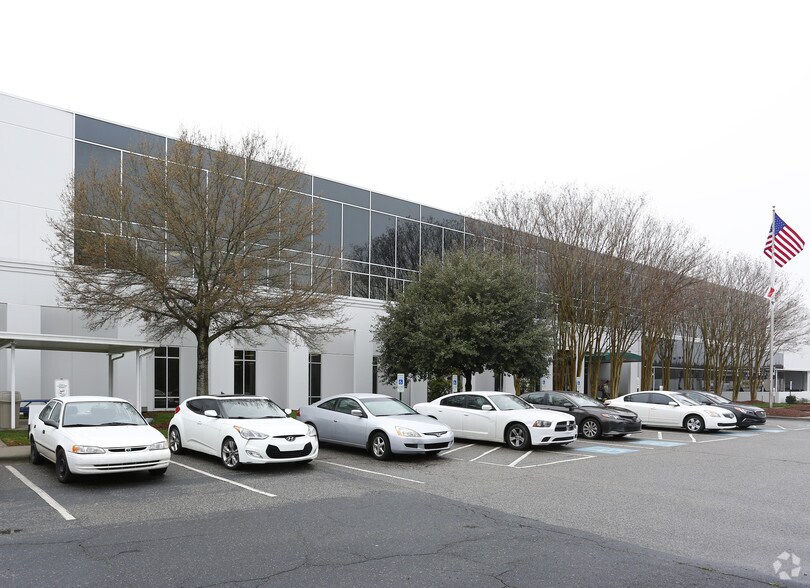 More Photos Of 351-355 Crestmont Dr, Fort Mill Warehouse For Lease