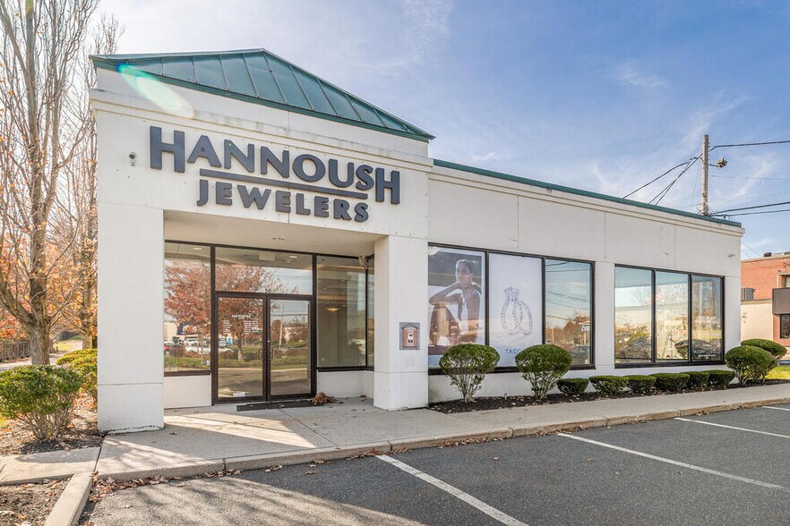 More Photos Of 150 Andover St, Danvers Freestanding For Lease