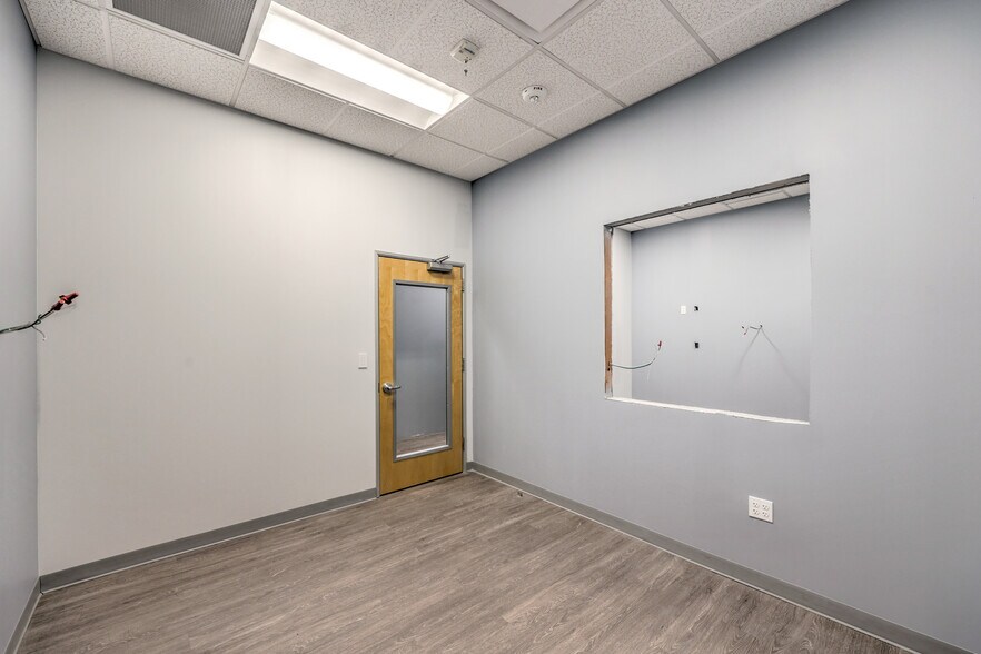 More Photos Of 2943-3073 W Craig Rd, North Las Vegas Unknown For Lease