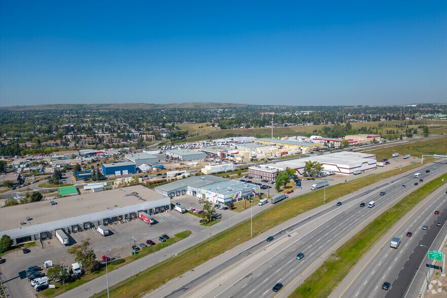 More Photos Of 5355 8th St NE, Calgary Warehouse For Lease