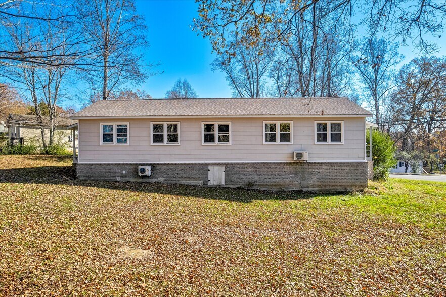 More Photos Of 558 W Outer Dr, Oak Ridge Multifamily For Sale