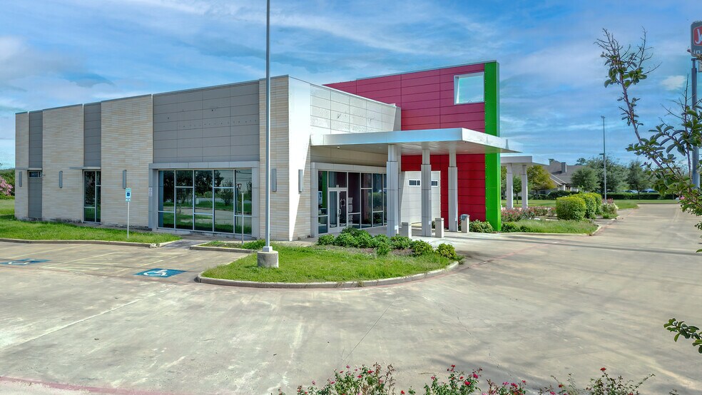 More Photos Of 101 S John Redditt Dr, Lufkin Medical For Sale