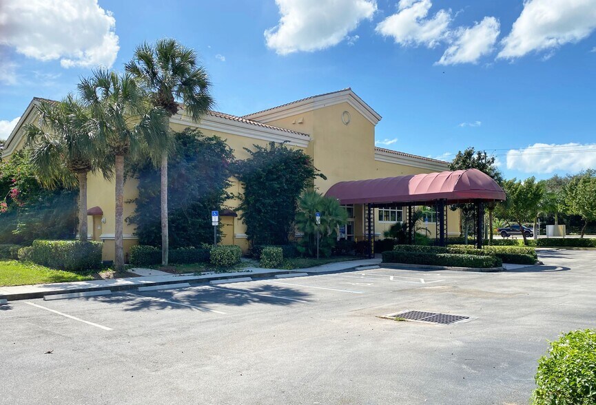 Primary Photo Of 25355 S Tamiami Trl, Bonita Springs Freestanding For Lease