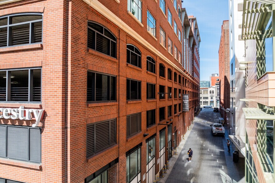 More Photos Of 153 Townsend St, San Francisco Office For Lease
