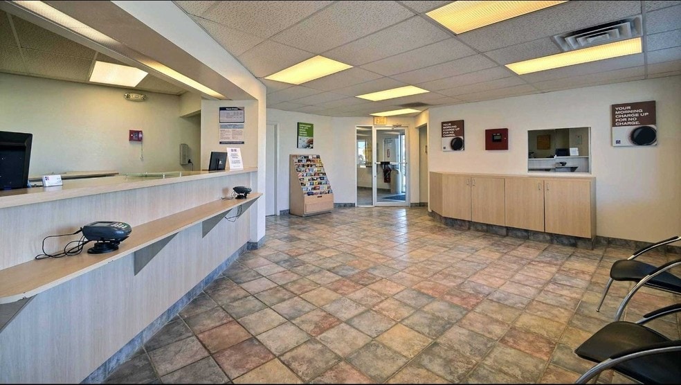 More Photos Of 5151 Elmwood Ave, Indianapolis Hotel For Sale