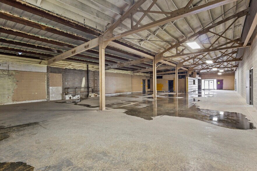 More Photos Of 101 Hi Lane Dr, Richmond Warehouse For Lease