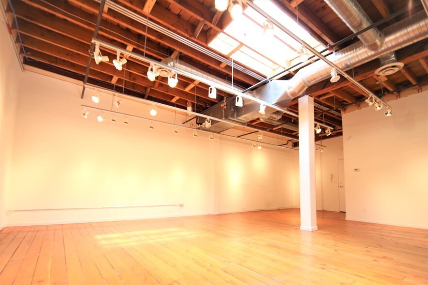 More Photos Of 430 Railway St, Vancouver Loft Creative Space For Lease