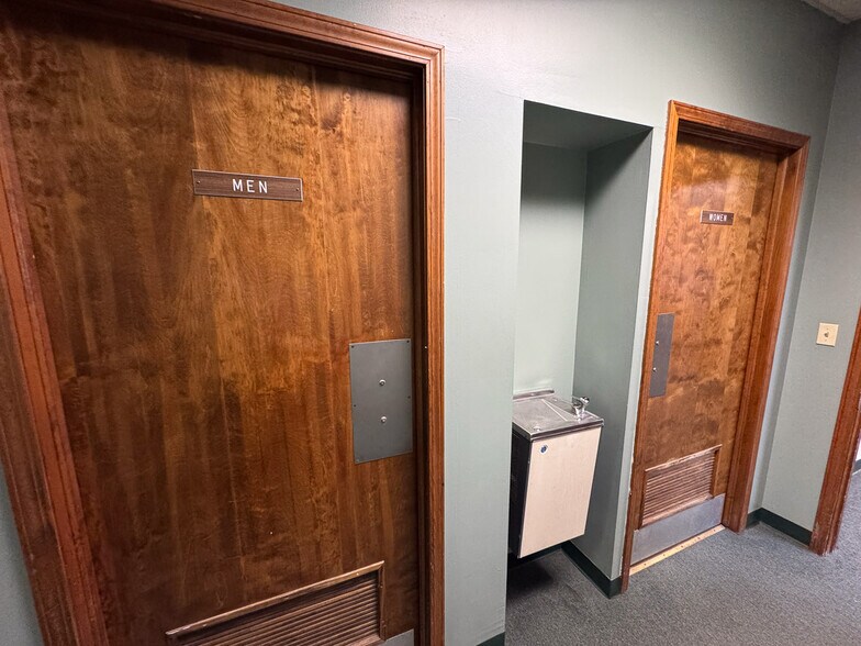 More Photos Of 243 E Main St, Alliance Apartments For Sale