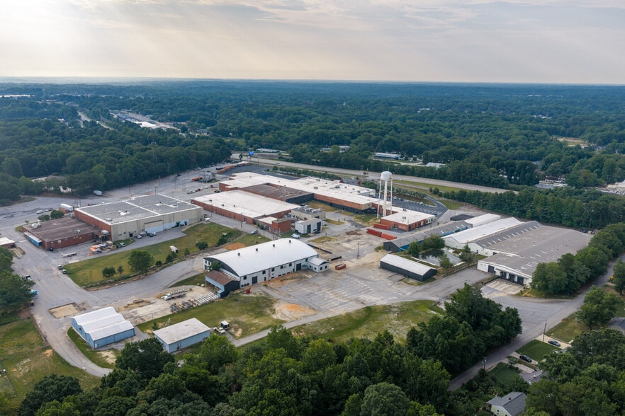 More Photos Of 1801 Rutherford Rd, Greenville Light Manufacturing For Lease