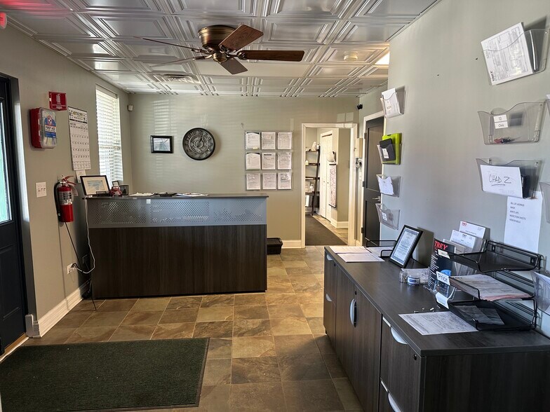 More Photos Of 10919 W Wilmington Rd, Peotone Distribution For Sale