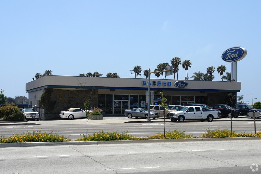 More Photos Of 3440 E Main St, Ventura Auto Dealership For Sale