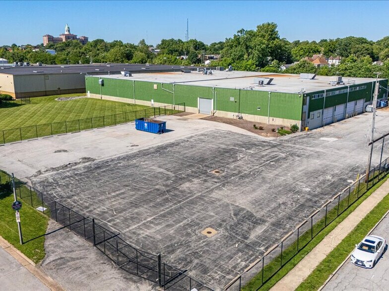 More Photos Of 5100 Columbia Ave, Saint Louis Manufacturing For Sale