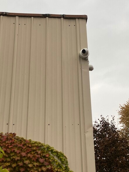 More Photos Of 121 78th St, Niagara Falls Service For Sale