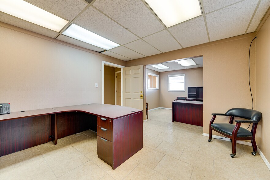 More Photos Of 14625 N Hollyhock Ave, Gardendale Warehouse For Sale