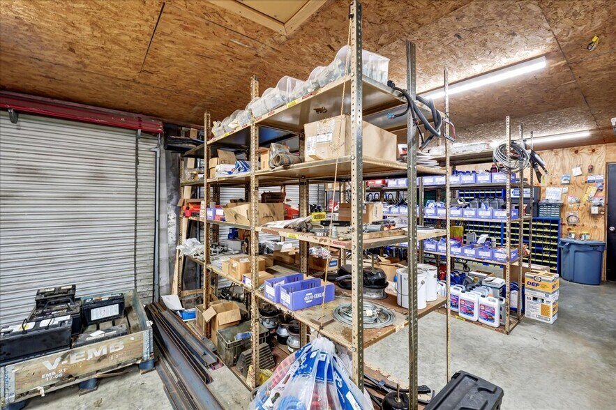 More Photos Of 133 W Blue Lick Rd, Shepherdsville Auto Repair For Sale