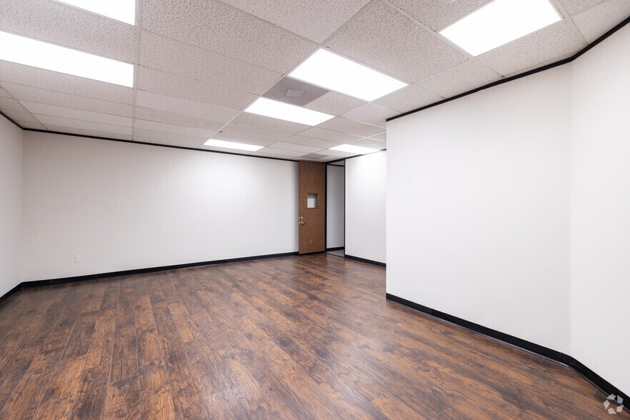 More Photos Of 14425 Torrey Chase Blvd, Houston Office For Lease