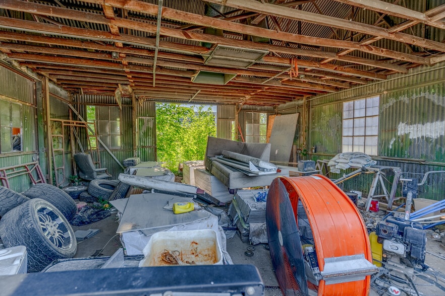 More Photos Of 301 Burke Ave, Jonesboro Warehouse For Sale