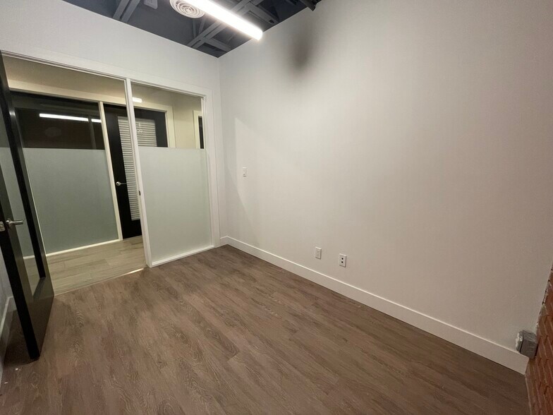 More Photos Of 1035 Pearl St, Boulder Office For Sale