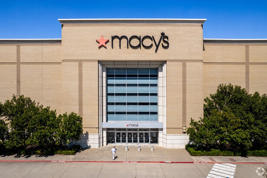 More Photos Of 6121 W Park Blvd, Plano General Retail For Sale