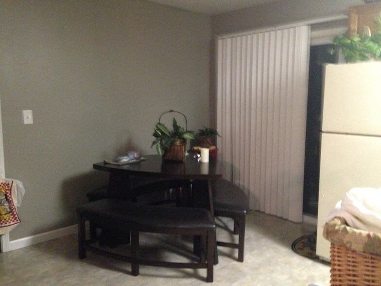 More Photos Of 412 W Douglas St, Edinburg Specialty For Sale