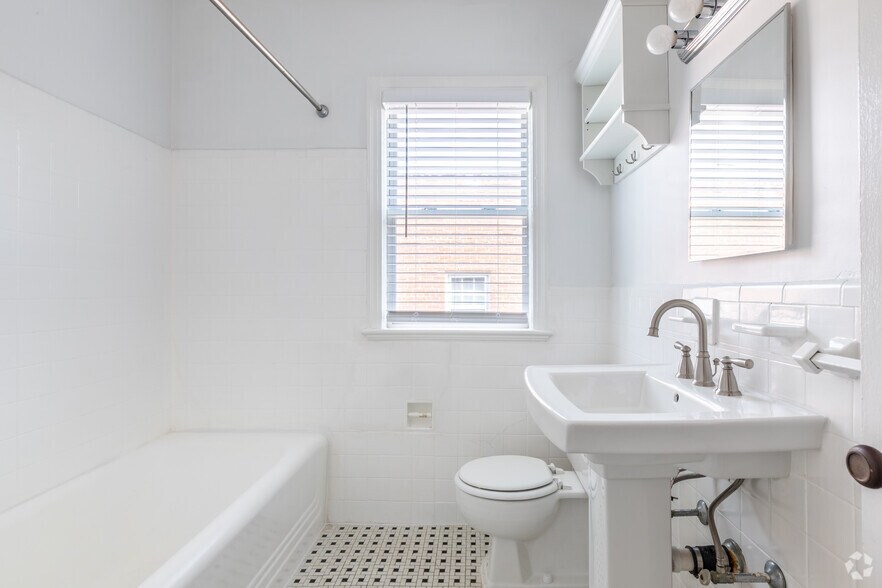 More Photos Of 4000 47th St NW, Washington Apartments For Sale