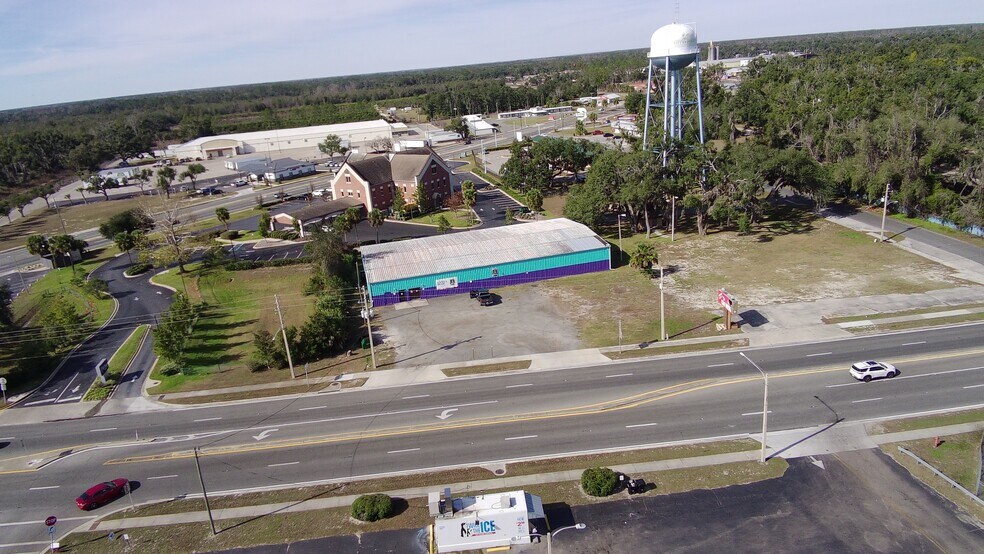 More Photos Of 2011 S Jefferson St, Perry General Retail For Sale