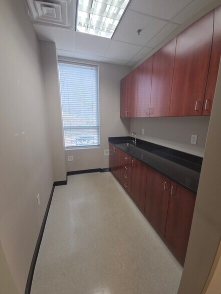 More Photos Of 1172 Satellite Blvd, Suwanee Medical For Lease
