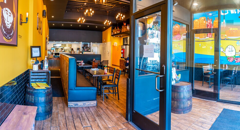 More Photos Of 1359 N Milwaukee Ave, Chicago Restaurant For Sale