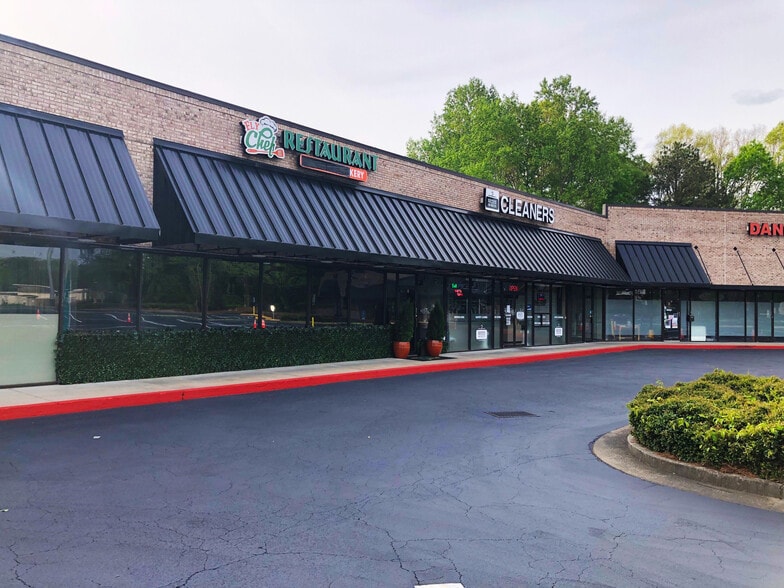 More Photos Of 6470 Spalding Dr, Norcross General Retail For Sale