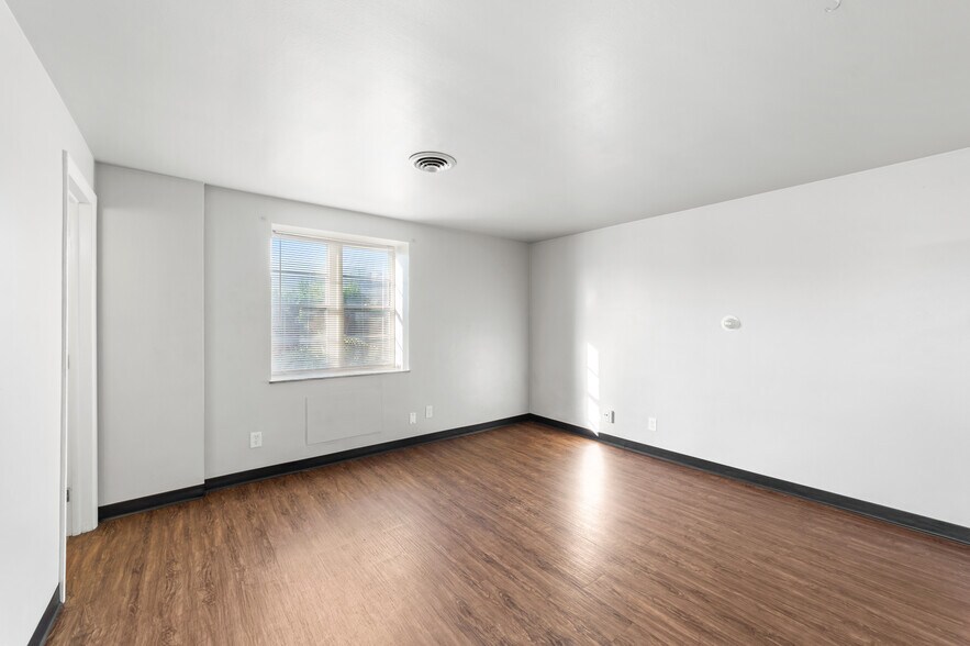 More Photos Of 1105 2nd Ave, Akron Apartments For Sale