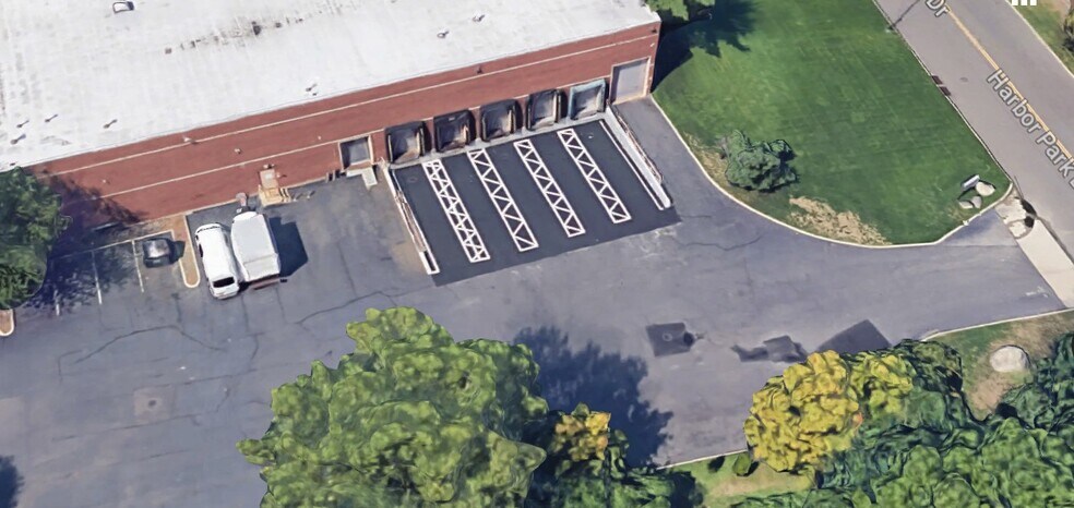 More Photos Of 19 Harbor Park Dr, Port Washington Warehouse For Lease