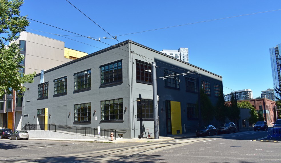 More Photos Of 1435 NW Northrup St, Portland Office For Lease